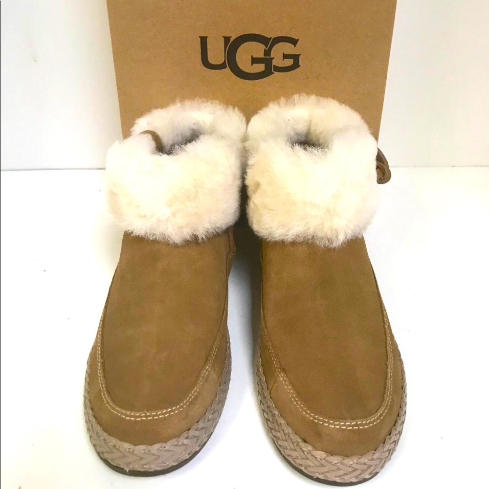 New! UGG Elowen Boot Chestnut size 8